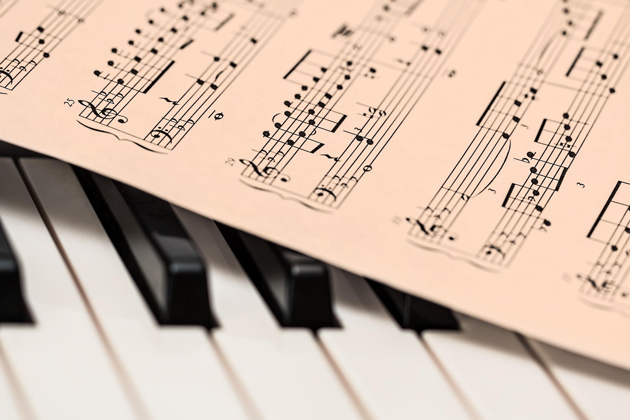 Cours de chant, piano et informatique musicale